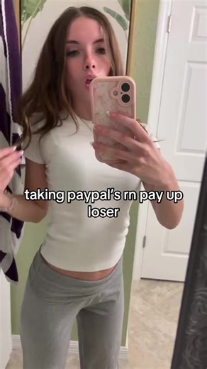 Exploring Findom: The Goddess and Paypig Relationship
