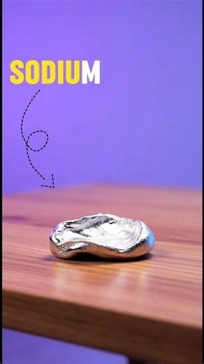 Liquid Sodium vs Watermelon 💥 | तरबूज के अंदर Liquid Sodium डालते ही क्या हुआ? #shorts #experiment