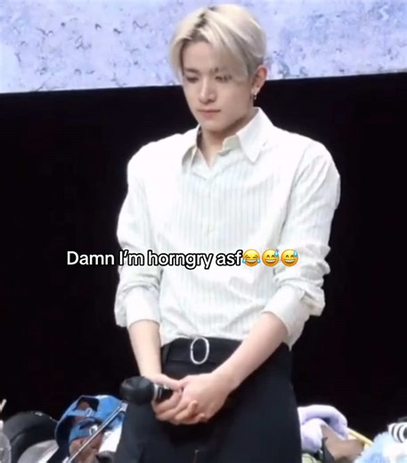 Why he passing the mic to big hee 😳 #enhypen #heeseung #kpop #xyzcba | heeseung