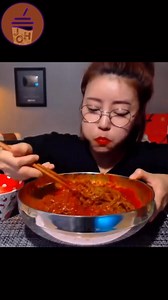 Korean spicy cold noodles asmr mukbang! ©️Dorothy #Asmr #Asmrmukbang #Asmrvideo #mukbangbigbites #satisfyingsound #eating #asmrfood #foodvlogger #Koreanfood #tiktoktrend #foodchallenge #foodvideos #foryou #fyp #viral #JOHMUKBANG | JOH Mukbang