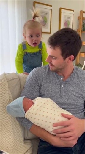 Her Reaction to the New Baby is PRICELESS! 😱🤣 #shorts