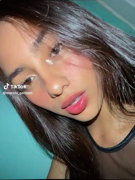 Vídeos de MERCHI🩶🦈 (@merchi_german) con «sonido original - 𝐅 ᴮˢ»