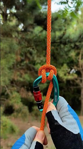 The Kinetic Descent ⚡ Single-hand control with the Figure-8 lock.