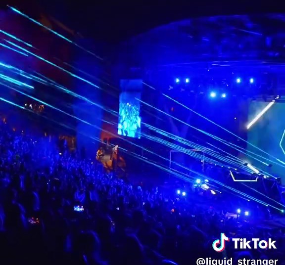 Because I love you, in celebration of the 'Voyager' EP dropping this week I wanted to continue the party and open up a $55.00 ALL In Flash Sale for WAKAAN Rocks. There are a very limited amount of these tickets so make sure you grab. You won't want to miss this one 💜 #liquidstranger #wakaan #redrocks #denver #wakaanfam