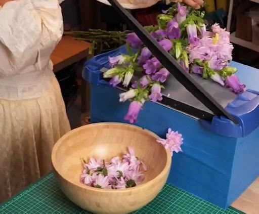 Smells Expensive But It's Just Backyard Flowers | 5-Minute Crafts Play