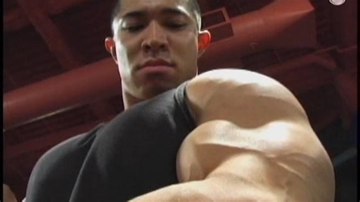 Daryl Gee Hot WorkoutFlexing Part One