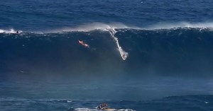 Bethany Hamilton Surfs Jaws