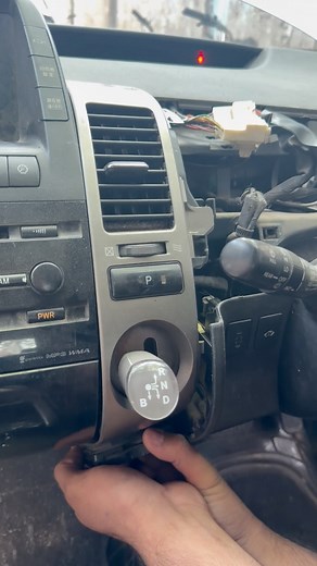 Toyota Prius 1.5 ac grill remove 💯✅ #AutoElectrician #CarRepair #CarElectrics #MobileElectrician #AutoService | Muhammad Rohail