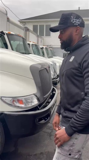 Cold weather sitting truck = dead batteries ❄️🔋 ✅ Start your truck EVERY day ✅ Keep those batteries charged ✅ Always carry a booster pack If your truck doesn’t start, you don’t get paid. Simple habits save big money.