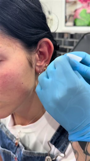 £10 piercings Watford - Book now: https://oscolondon.shop/products/piercing-appointment?variant=56169452536148 #earrings #earstack #earpiercing #piercingstudio #londonpiercing