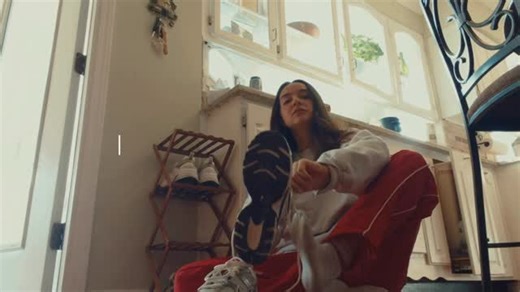 Excited to be back in the studio :) Should I start vlogging my sessions?? lol | Maddi Jane