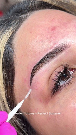 Brow lamination for summer: perfect brows this season