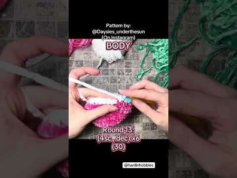 Crochet strawberry whale tutorial! Pattern by @Daysies_underthesun on Instagram!