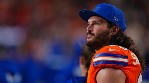 Broncos' Alex Singleton had surgery for testicular cancer a day after playing a prime-time game