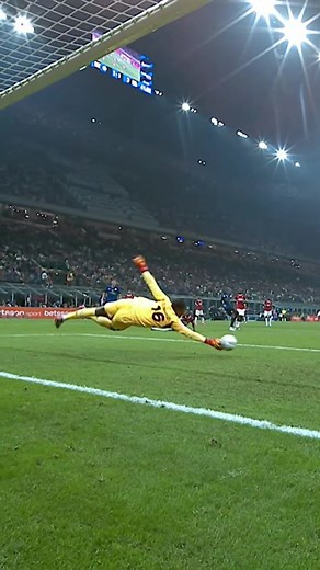 MAIGNAN 🔒🔴⚫️ Top 5 Saves 2024/25 🧤 #acmilan #seriea #maignan #mikemaignan #tiktokcalcio #tiktokfootball #calcio #goalkeeper