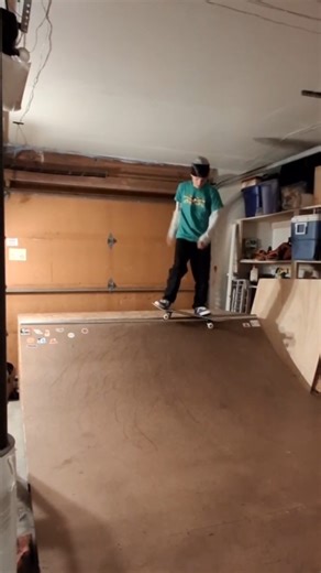 my mini ramp tricks #skate #skateboarding