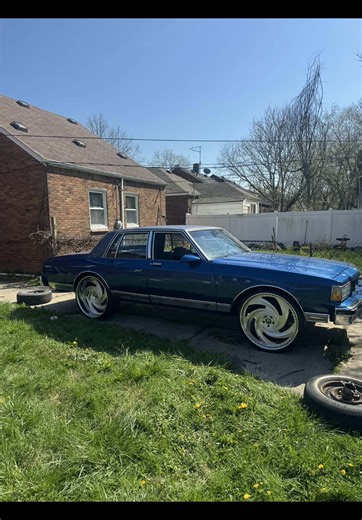 Chevy Brougham: Custom Paint & Rally Stripes
