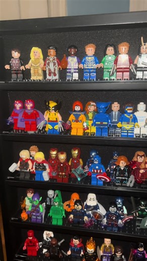Explore LEGO Marvel Superheroes and Minifigures