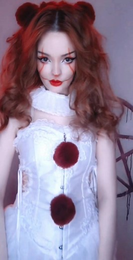 I'm Pennywise the dancing clown 🤡🎈#HackToSchoolWithRogers #iknowwhatyoudid #bloodpop