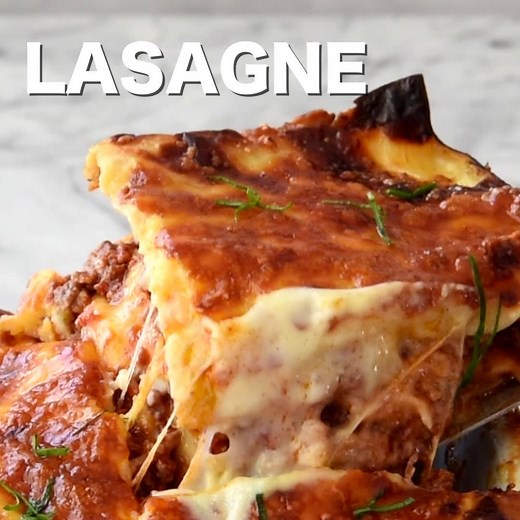 If there was ever a time to make a big, juicy lasgana with a slow cooked meat sauce, that would be NOW! PRINT RECIPE: https://www.recipetineats.com/lasagna/ | RecipeTin
