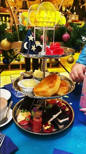 Quick visit to Dollys starring Disney at Selfridges for afternoon tea #london #selfridges #disney