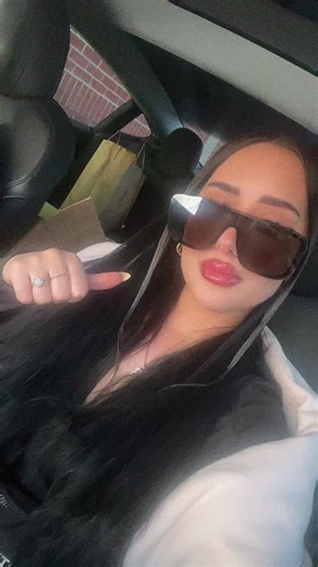 Italian Girl Beauty: Explore the Charm of Italian Baddies