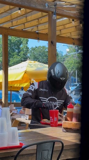 104K views · 1.6K reactions | If the class is Never Let Them Know Your Next Move 101, our driver gets an easy A. Give us a holler if you find out where they hole up next. | MINI | Facebook