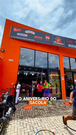 Sacola da Economia Piracaia on Instagram: "🎉 A Sacola da Economia está fazendo 1 ano em Piracaia! 🎉 No dia 20 de dezembro de 2025, vamos comemorar em grande estilo com festa especial, muitas ofertas e atrações para toda a família! 🛍️ Nas compras acima de R$ 80,00 você ganha um cupom para participar dos sorteios de: • 1 Air fryer • 1 micro-ondas • 1 panela de arroz 🎈 Também teremos atrações para as crianças e um dia inteiro de comemoração! 📍 Endereço: Avenida Dr. Valentim Del Nero, nº 307 —
