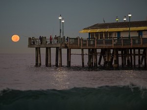 Redondo Beach Police Reopen Pier Following SWAT Investigation