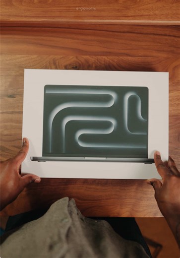 Laptop Upgrade!💻 i’ve been needing an upgrade for a while now and the MacBook M5 Pro felt like the perfect time to make that jump. Right away, everything just feels smoother, faster, and way more responsive for the way I work. Editing this video on it was honestly insanely smooth. I can’t wait to show you guys all kinds of tips and tricks and apps for the MacBook @apple #macbook #macbookpro #apple #mac #techtok