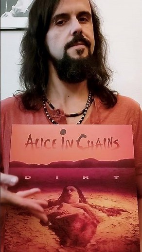 ESSENTIAL: ALICE IN CHAINS