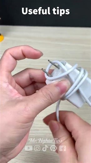 Tips for neatly tying up your phone charging cable