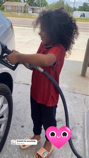 Teaching him how to put gas, and how to be a gentleman💛💛💛🥰 | Gregory Sarah Echevarria