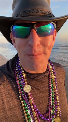 Spectacular spring weather continues on #galvestonisland as the excitement builds for Mardi Gras weekend #2. Get the latest from Dr. Hal on #Galveston beach! | Galveston Island