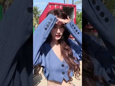 美女户外直播，亮点自寻 年少不知姐姐香，后悔才知道