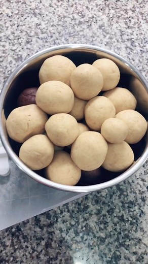 Cakesicles Tutorial: Creating That Witch Theme