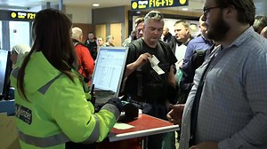 165K views · 677 reactions | Se hva som skjedde da vi åpnet vår første direkterute mellom Oslo og Las Vegas! Vi gamblet på at showgirls, live band og flotte premier ville sette passasjerene i riktig stemning før vi ønsket dem god tur | Norwegian | Facebook