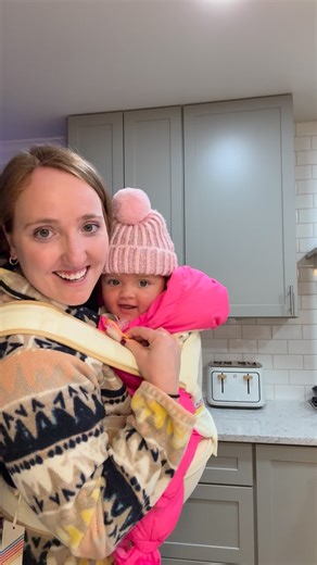 Clayton & Abby Byrd on Instagram: "Unboxing and getting ready with our new @bebebus_usa carrier for the local Christmas tree lighting! The design is so sleek and surprisingly easy to put on. My first thought was that the seat looked a little boxy, but once I started carrying Zoey around, I realized how much it helps—having more of her weight on my hips takes so much strain off my shoulders and back. It also seems way more comfortable for her! Plus, the seat detaches so it can convert into a todd