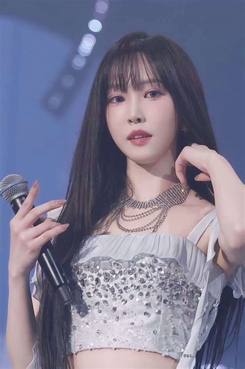 Windy windy - Hear the wind sing #gfriend #gfriendconcert #seasonofmemories #windywindy #hearthewindsing