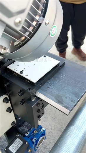 Efficient Bevelling Machine for Steel Plates