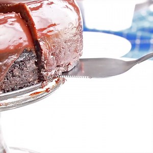 8.2K views · 28 reactions | Indulge in this creamy recipe for Crock-Pot Express Crock Multi-Cooker Nutella Cheesecake! A rich chocolate-hazelnut cheesecake topped with a luscious chocolate ganache! [Vegetarian] Get the full recipe & instructions here>> https://crockpotladies.com/crockpot-express-crock-nutella-cheesecake/ | Crock-Pot Ladies | Facebook