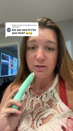 Woman Explains How to Use Facial Cleansing Device After Online Comment#facialcare