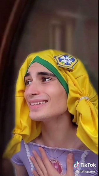 Quieren más episodios?😂 #matispano #comedia #rapunzel #matirapunzel