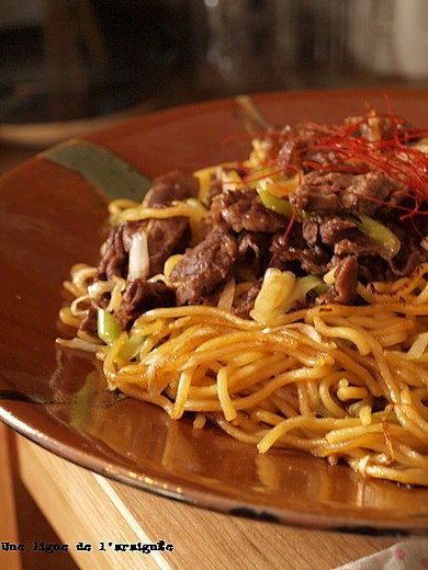 牛肉と長ねぎのオイスターソース焼きそば。 | クラシル