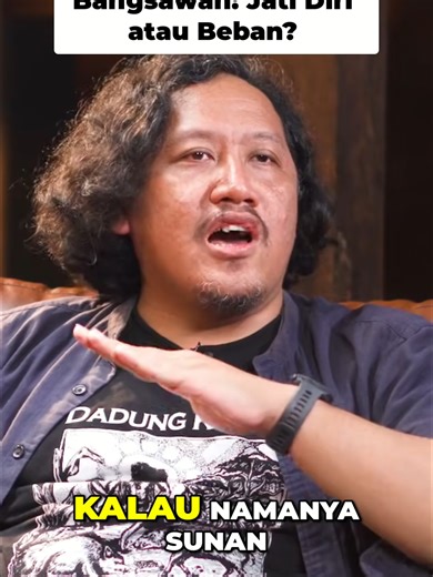 Arti Gelar Bangsawan: Jati Diri atau Beban?