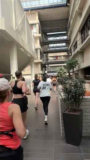 Amsterdam UMC Run dwars door het ziekenhuis! 🏃‍♂️🏃‍♀️ #Amsterdamumcrun #running #amsterdamumc