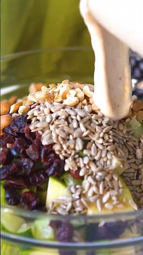 This Creamy Broccoli Salad Works 🥦 #healthyfood #vegan