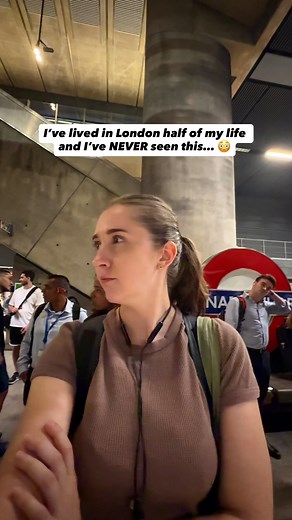 Experiencing Queues on London's Underground for the First Time