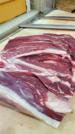 If you know, you know. 💯 We bring you premium meats cut and cleaned to perfection at affordable prices. Quality isn't just a tradition, it's our promise. Visit us in-store or shop online. 📍 61 Signet Drive, Toronto 🌐 globemeatsmarket.com #butcher #abutcherlife #adayinthelife #bone #bonebroth #bonein #GlobeMeats #local #butcher #meatmarket #meatlovers #meatlover #torontobutcher #meatislife #butchershop #tobutcher #bts | Globe Meats Fresh Market & Grill