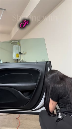 2K views | How to do window tint ? shaving using plotter cuts. Cómo polarizar con cortes echos a máquina ⚡️ #windowtint #plottercuts #polaeizado #comopolarizar #vipyesenia | Yesenia Haro | Facebook